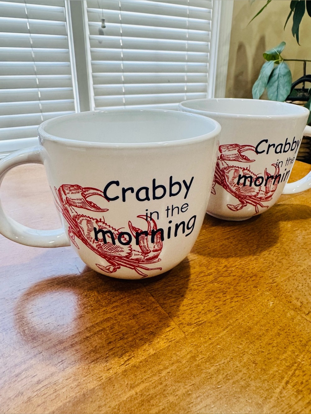Pair of 18.5 oz Ceramic Crab 🦀 Coffee Mugs NWT by Old East Main Co.